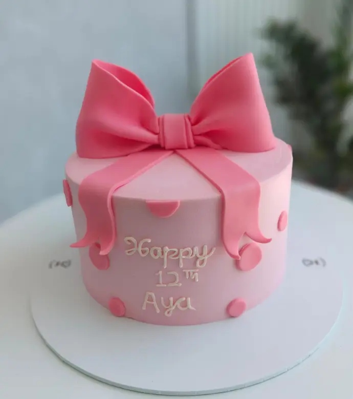 Bow Cake